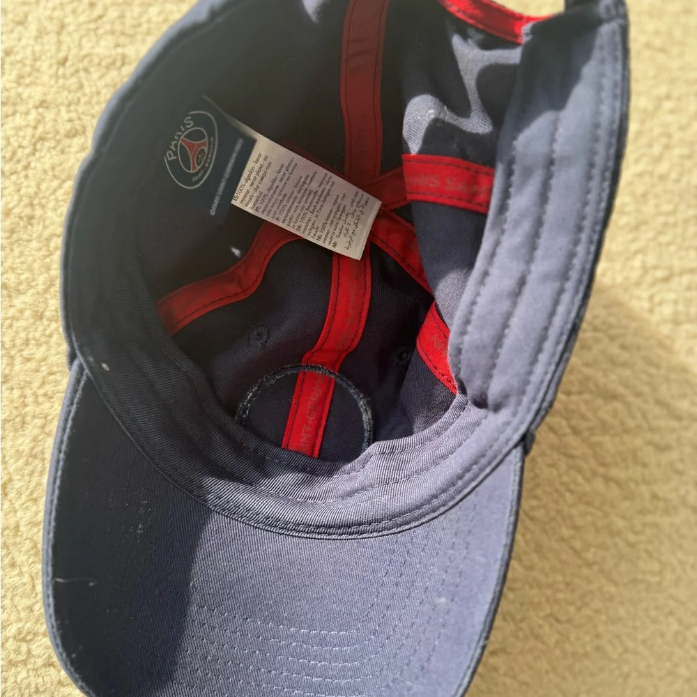 PARIS St Germain navy blue hat - Picture 2 of 8